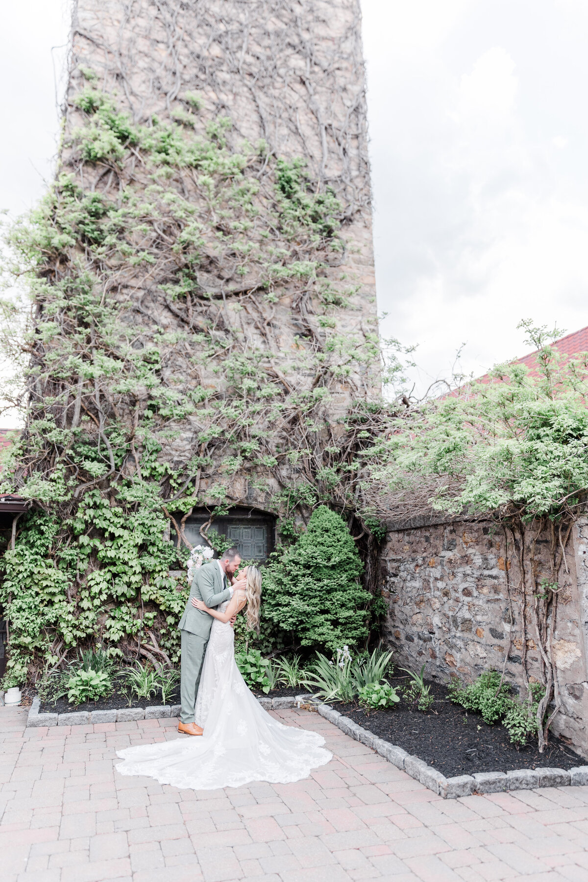 wedding-photography-at-saint-clements-castle-in-portland-connecticut-34