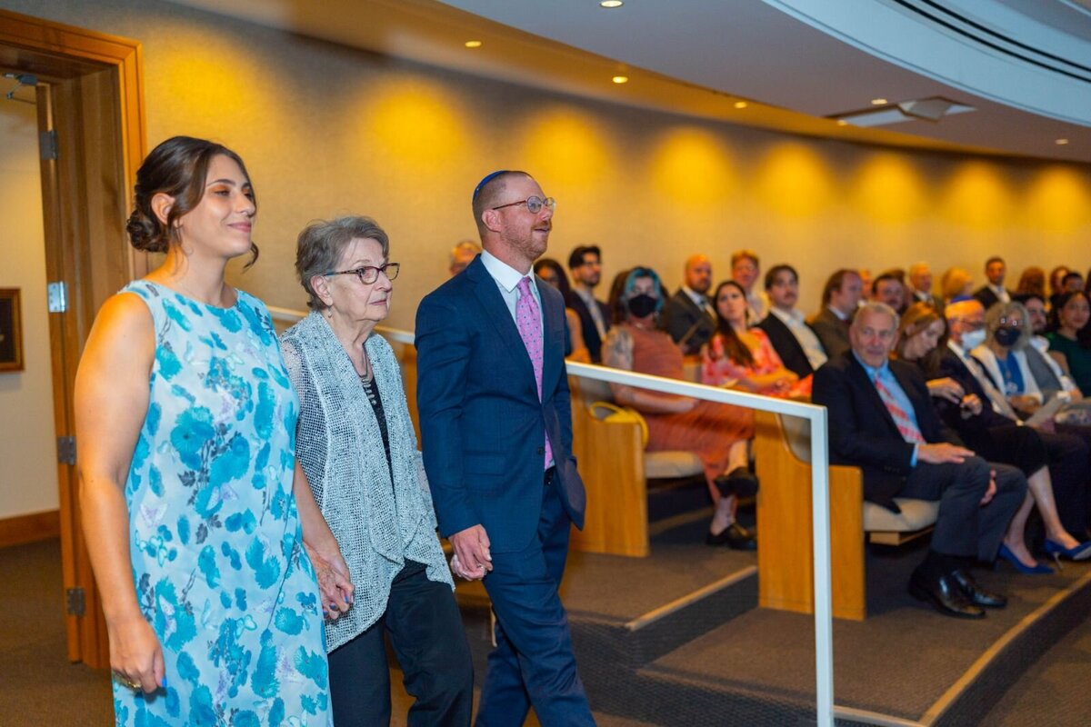 Eliana-Melmed-Photography-Chicago-LosAngeles-Jewish-WeddingPhotography-ShulaNoah-Chuppah-00091