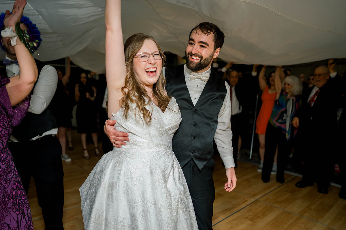 Eliana-Melmed-Photography-Chicago-LosAngeles-Jewish-WeddingPhotography-SimchaDancing-00007