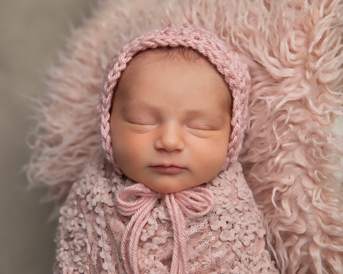 pink-dusty-theme-newborn-pictures-philly