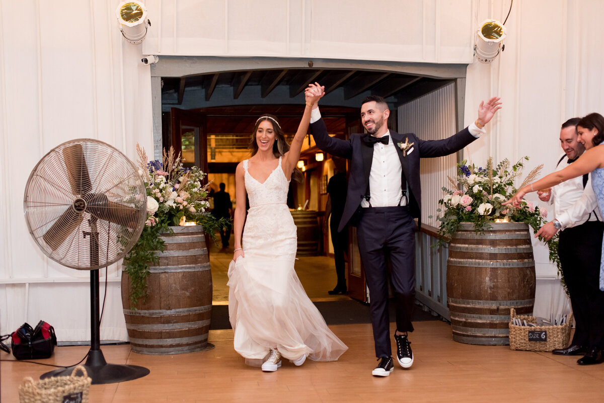 Red Maple Vineyard Wedding  Photography reception