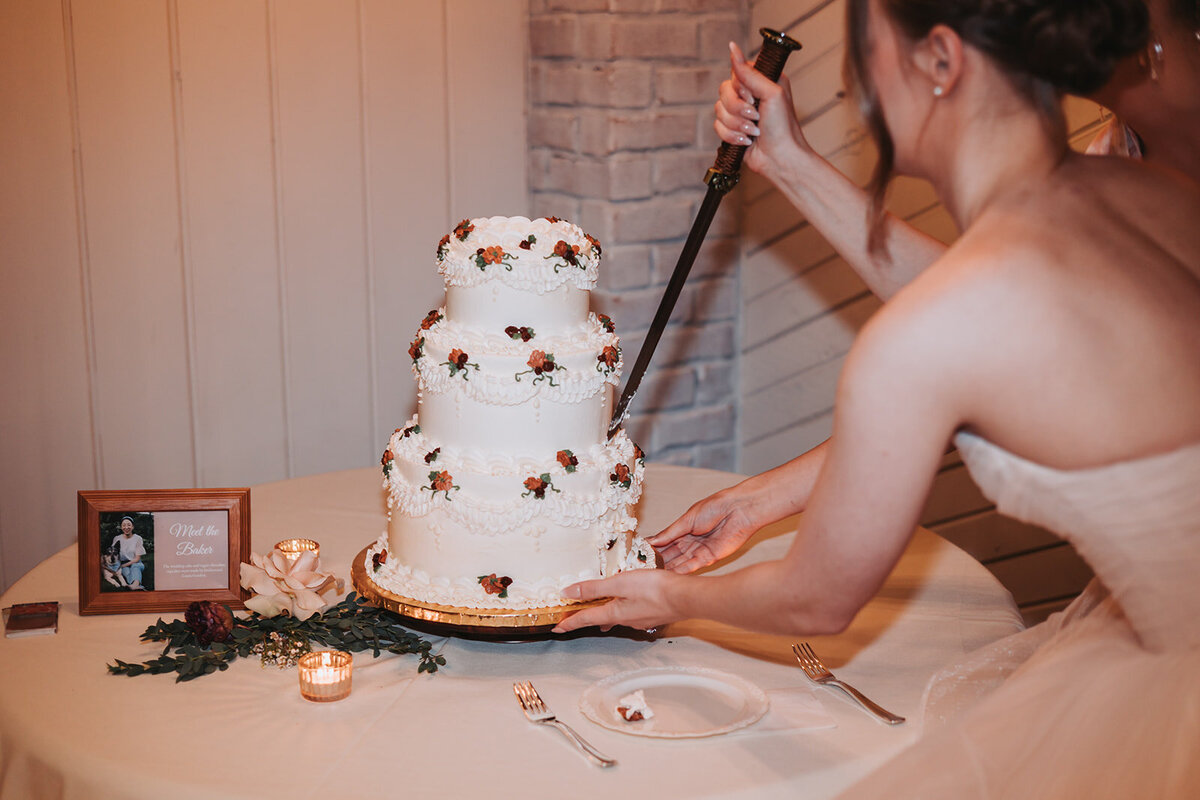 wedding-cake-photo-the-little-village-hastings