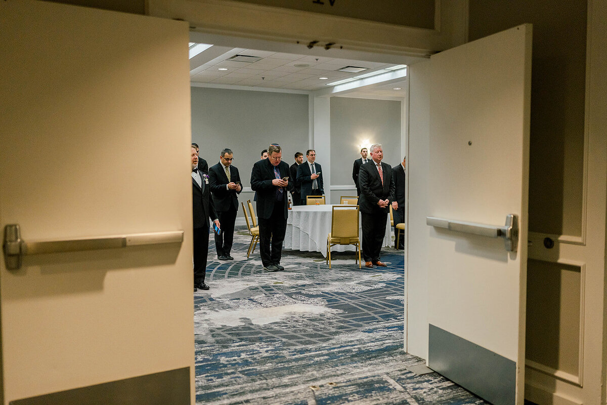Eliana-Melmed-Photography-Chicago-LosAngeles-Jewish-WeddingPhotography-KabbalatPanim-00017