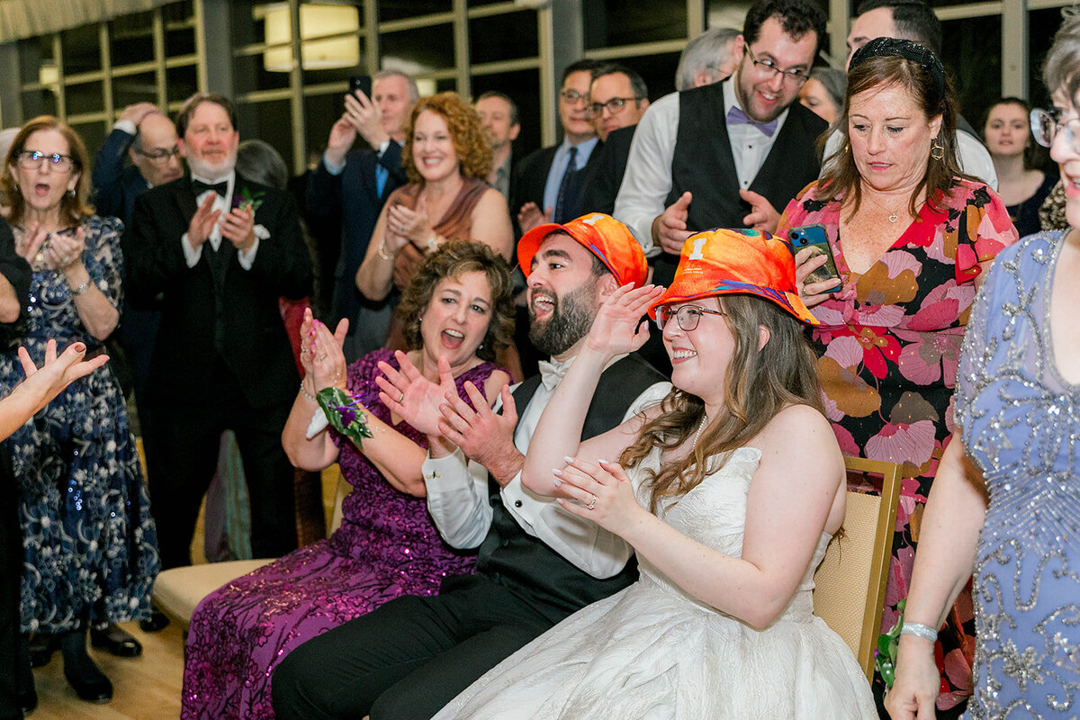 Eliana-Melmed-Photography-Chicago-LosAngeles-Jewish-WeddingPhotography-SimchaDancing-00112