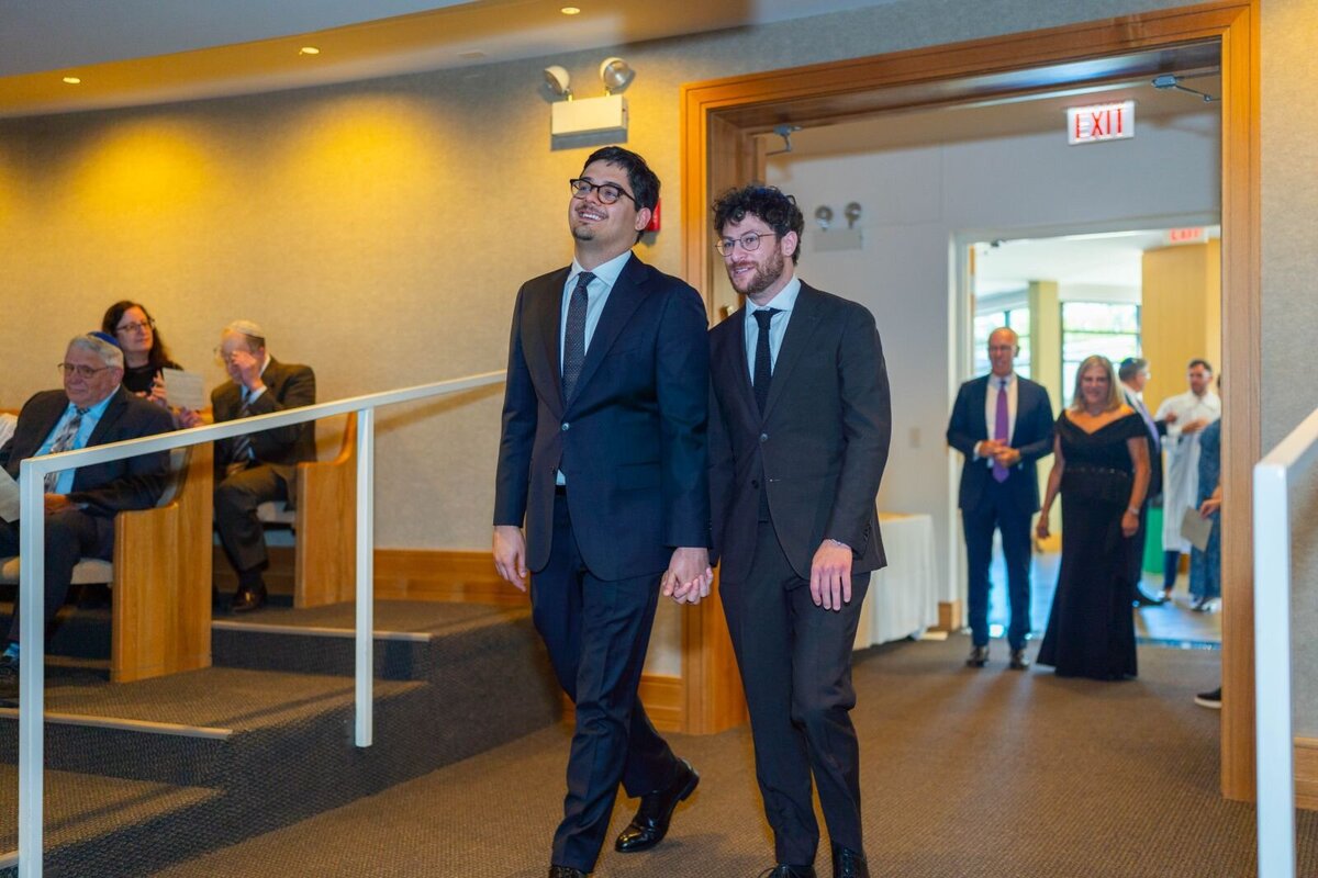 Eliana-Melmed-Photography-Chicago-LosAngeles-Jewish-WeddingPhotography-ShulaNoah-Chuppah-00107