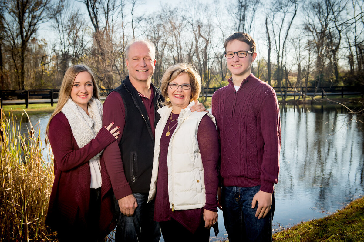 family portraits at the pond in loudoun county