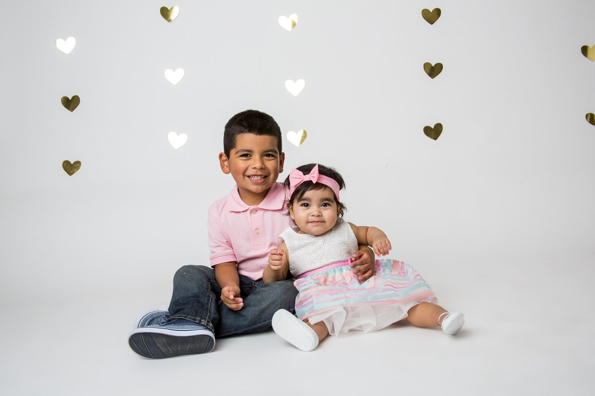 valentine portrait session for children with hearts in San Antonio by photographer Expose The Heart