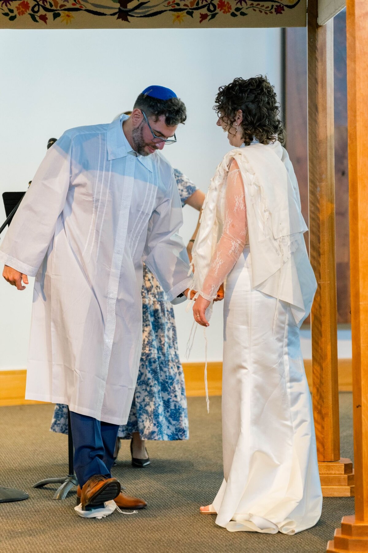 Eliana-Melmed-Photography-Chicago-LosAngeles-Jewish-WeddingPhotography-ShulaNoah-Chuppah-00059