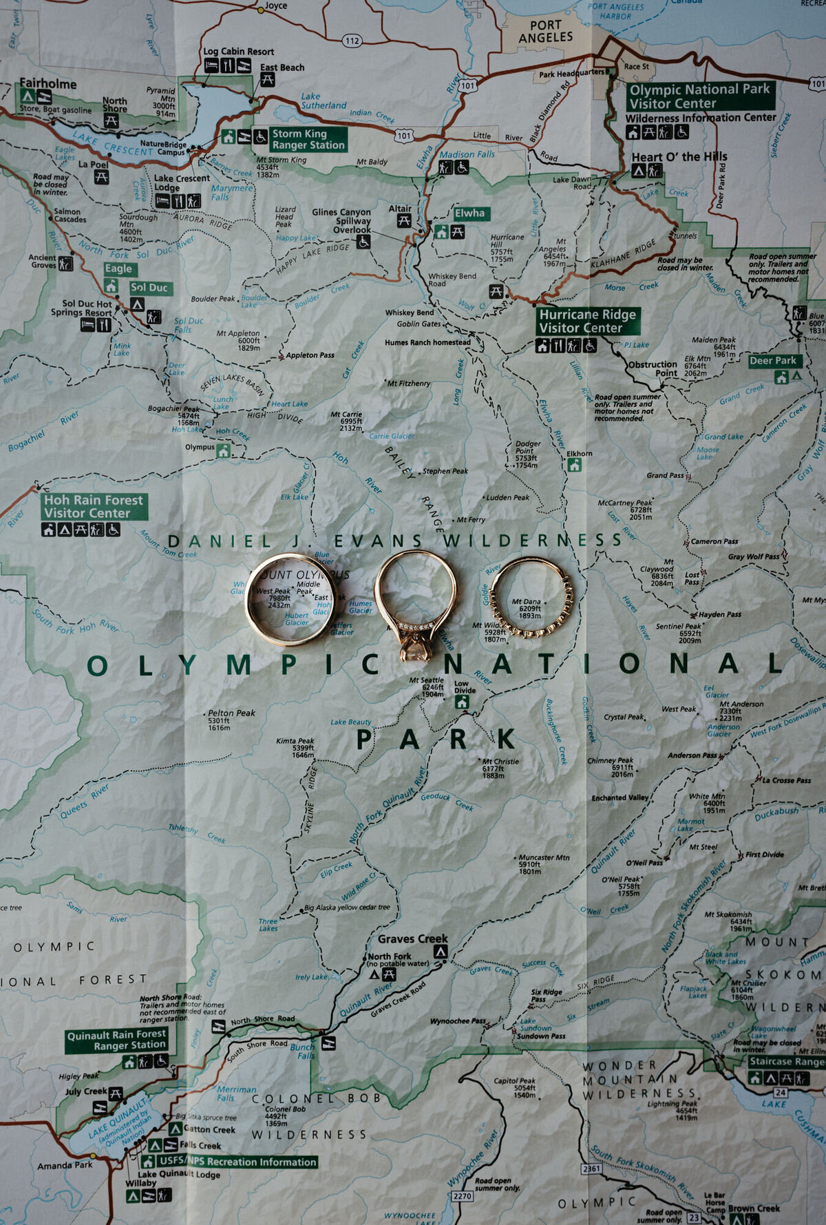 the_chaffins_international_destination_wedding_elopement_photographers_sammie_chaffin_micah_editorial_adventure_photos_travel_olympic_national_park_2