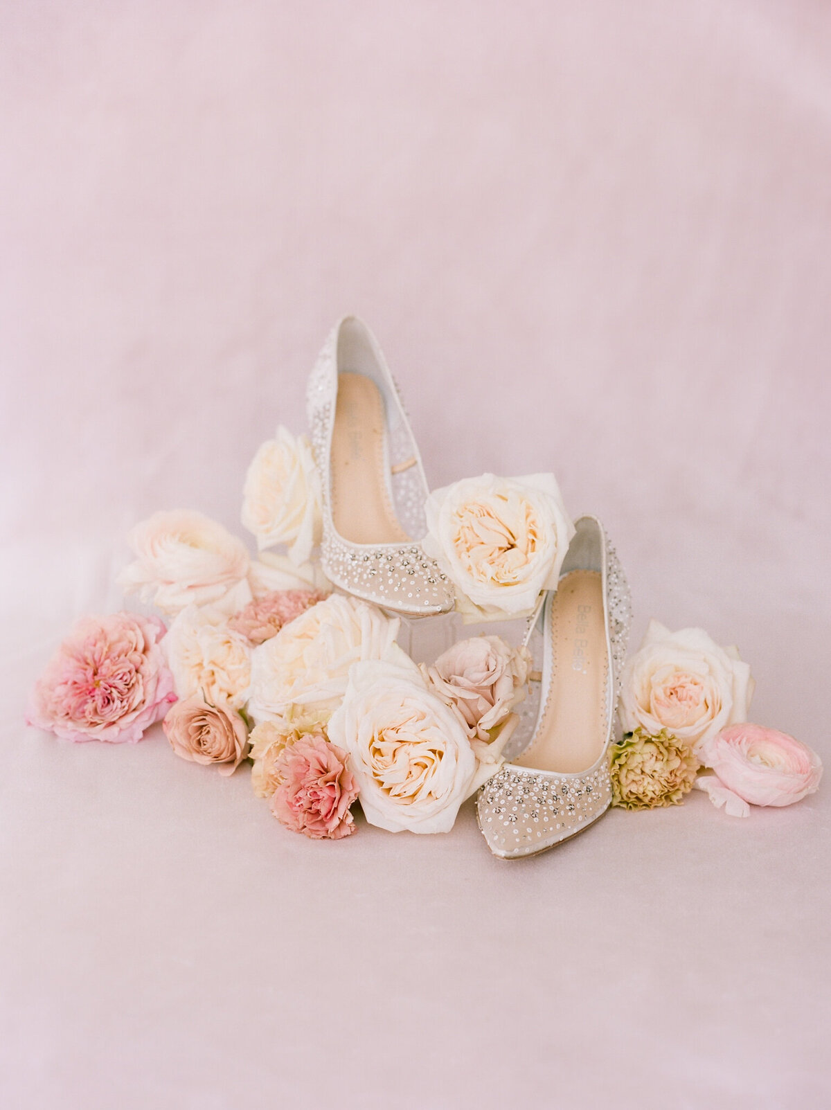 Floral-Filled Wedding Inspiration | Cupcake Seating Chart | Bella Belle Shoes with Blush and Pink Roses | Sami Kathryn Photography | Dallas DFW Wedding Photographer-12