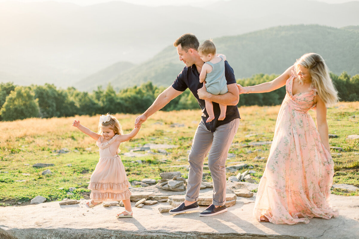 Family photographer in Chattanooga, TN