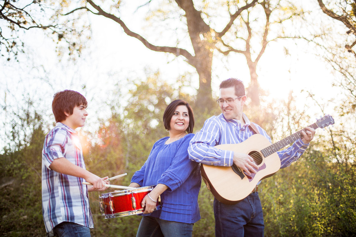 family photography session of musicians outdoors by San Antonio Photographer Expose The Heart