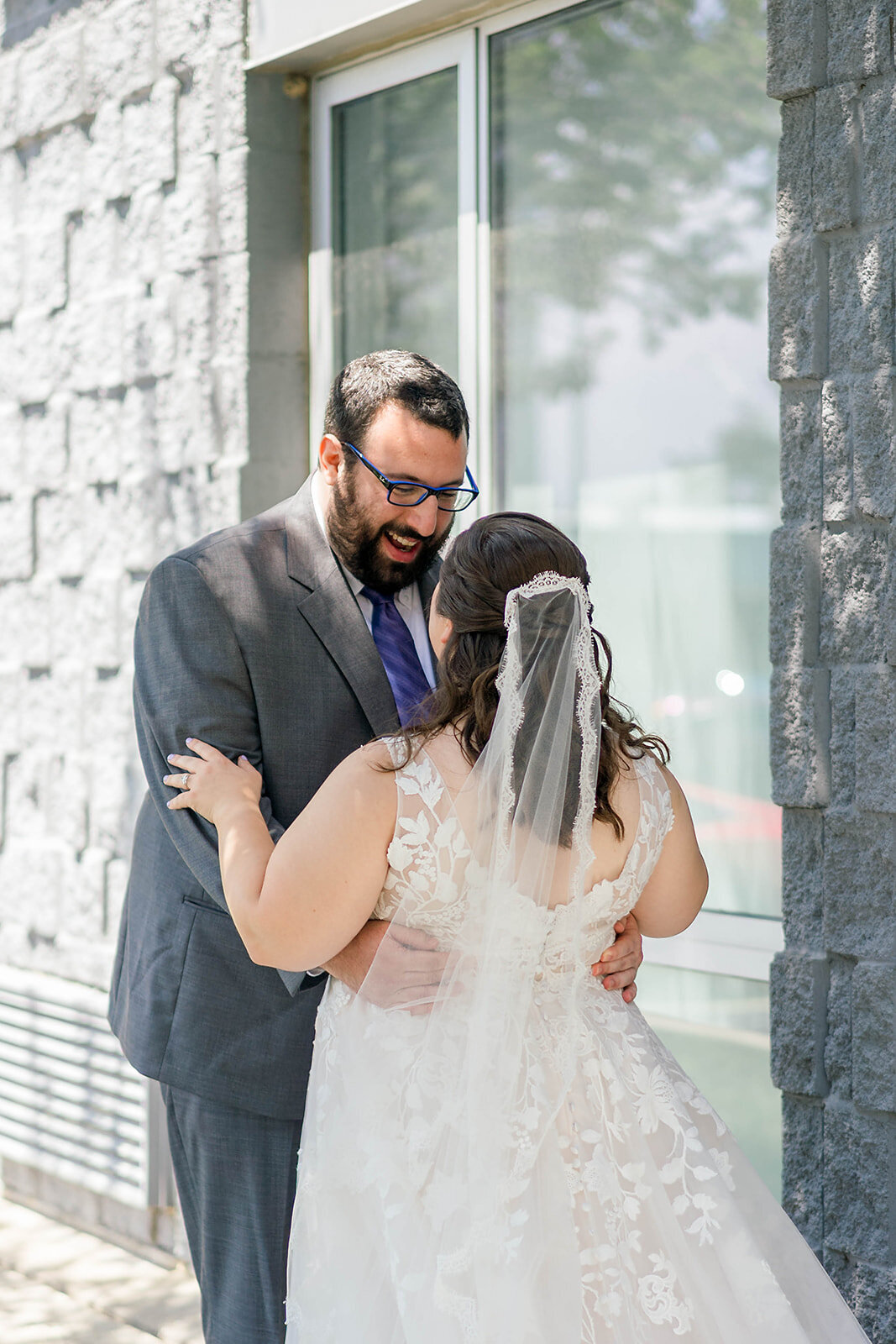 Eliana-Melmed-Photography-Chicago-LosAngeles-Jewish-WeddingPhotography-ElianaSklar-FirstLook-00084