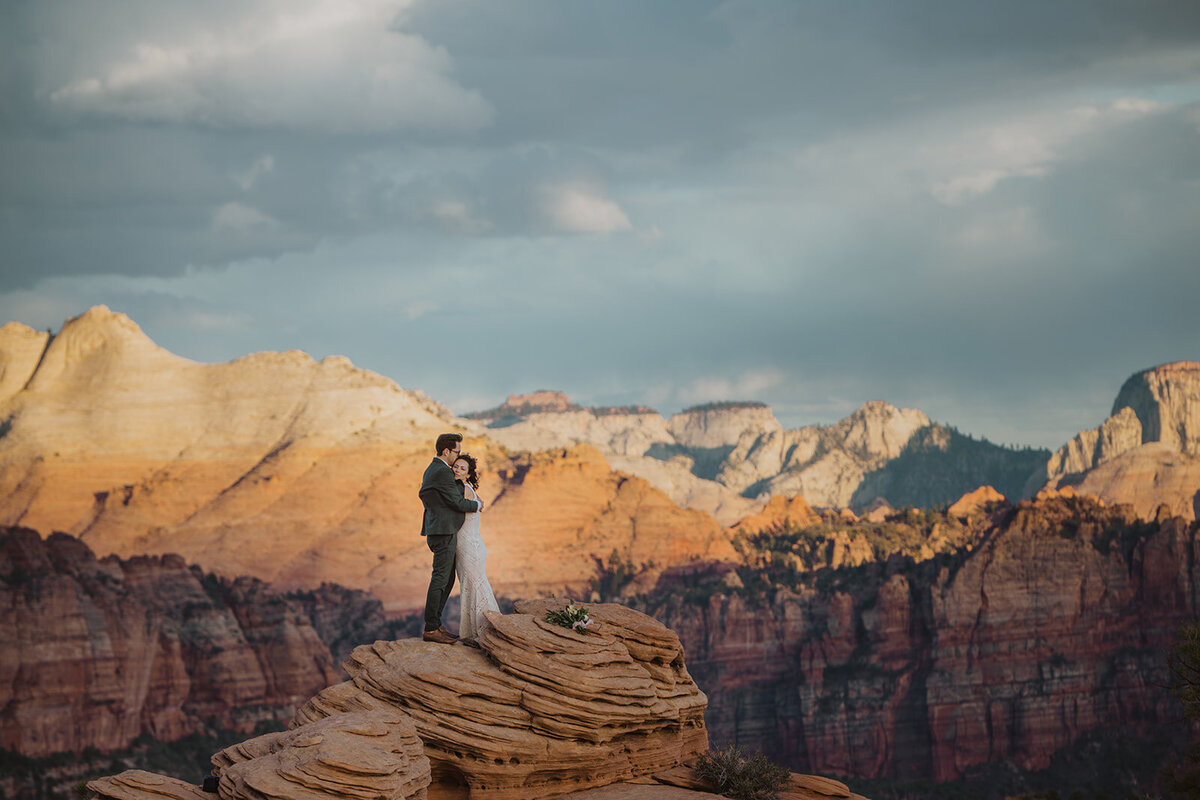 zion-national-park-elopement-photographer-wild-within-us (9)