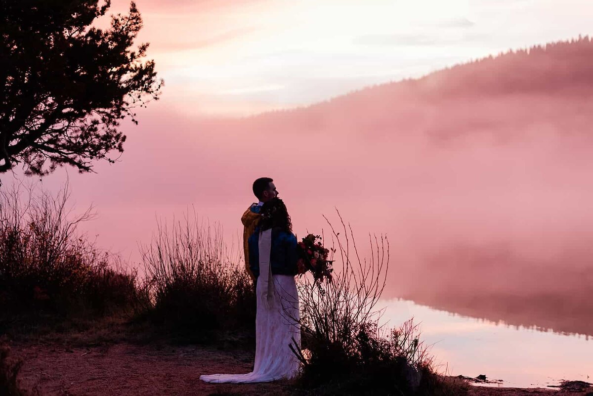 autumn-sawtooth-mountains-destination-elopement-stanly-idaho