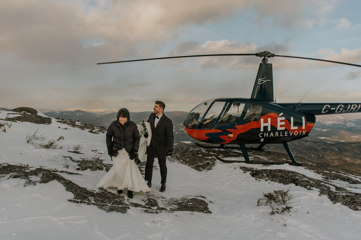 love-is-nord-charlevoix-photographe-mariage-intime-helicoptere-elopement-wedding-0001