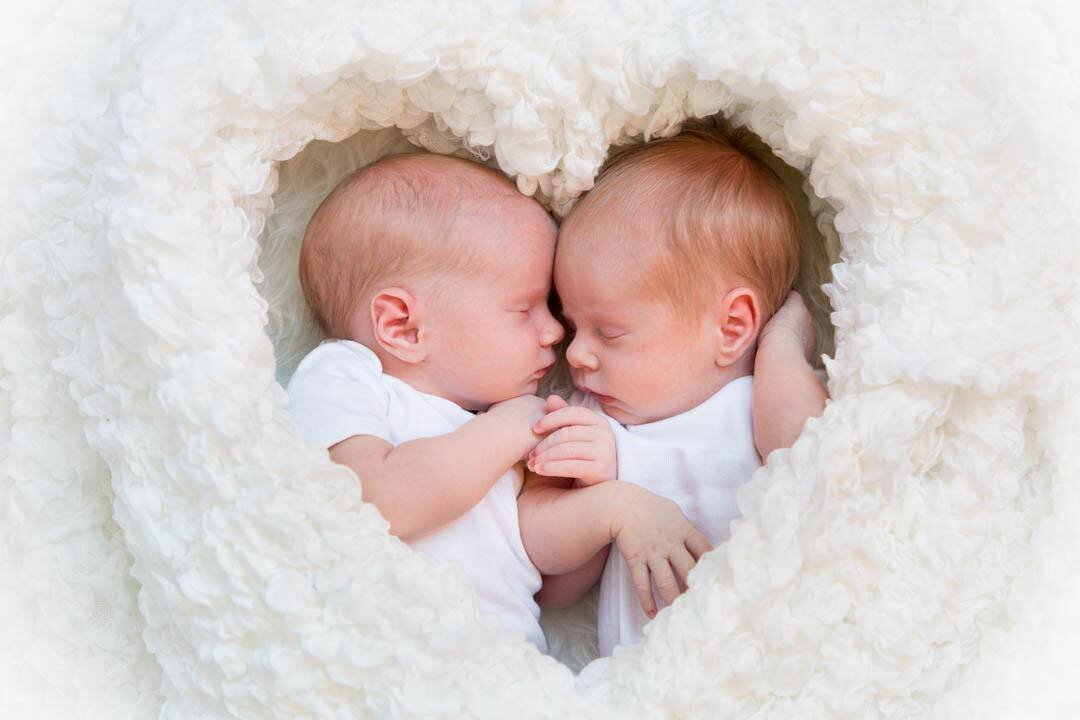 Baby-twins-heart-blanket