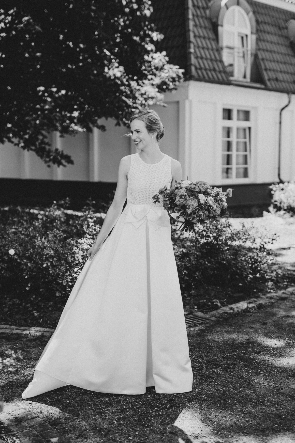 05_60 - 20210814_Wedding_Annika_Fabian_157-2-2_Elegant and timeless luxury wedding in Germany designed by floral and event designer Grace and Flowers