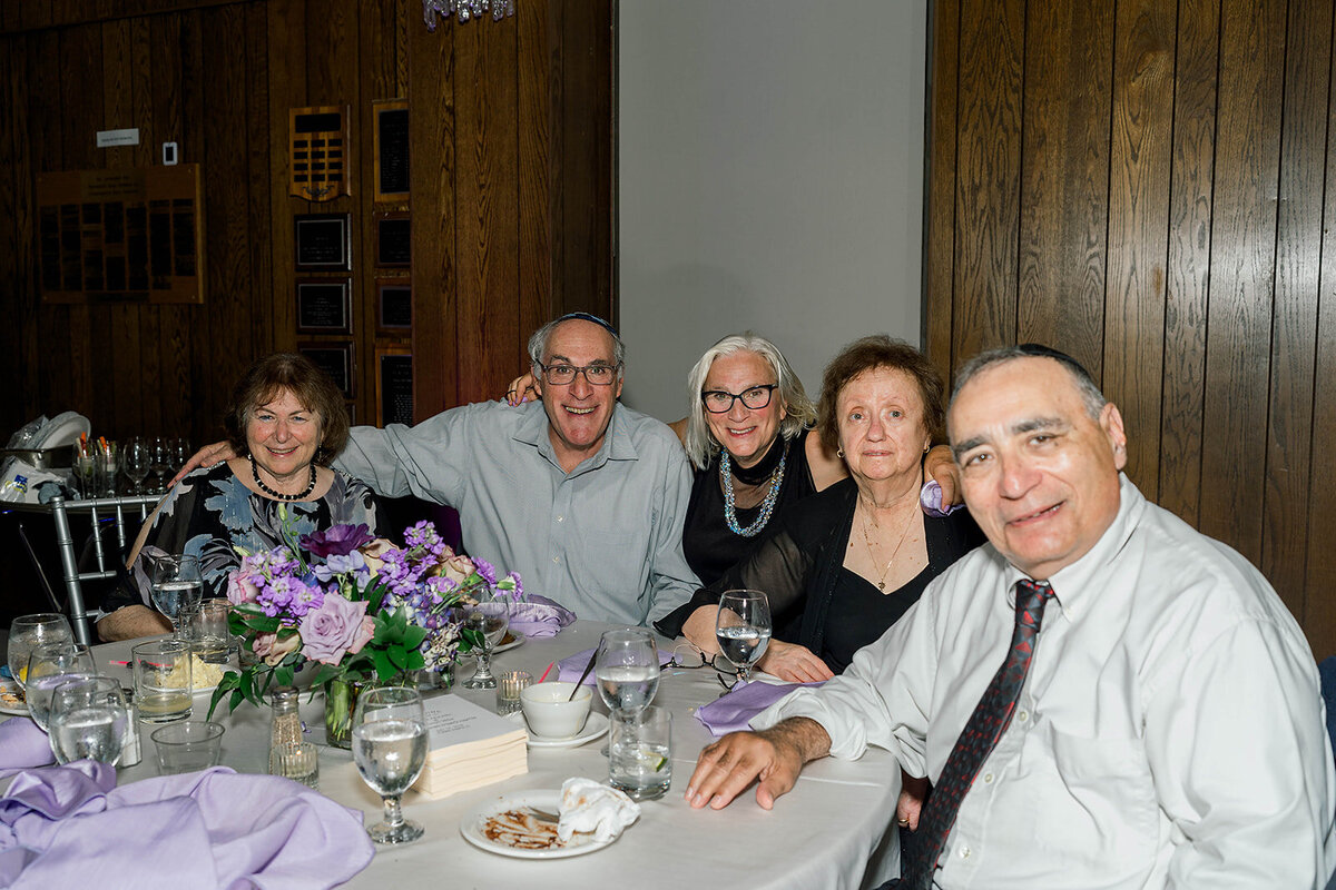 Eliana-Melmed-Photography-Chicago-LosAngeles-Jewish-WeddingPhotography-ElianaSklar-DanceFloor-00335