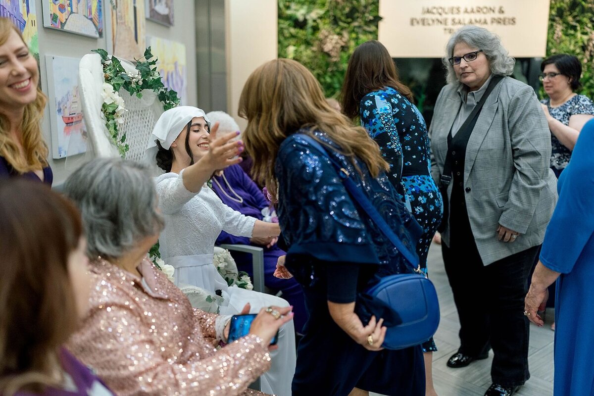 Eliana-Melmed-Photography-Chicago-LosAngeles-Jewish-WeddingPhotographer-CarmiKalman-KabbalatPanim-00085
