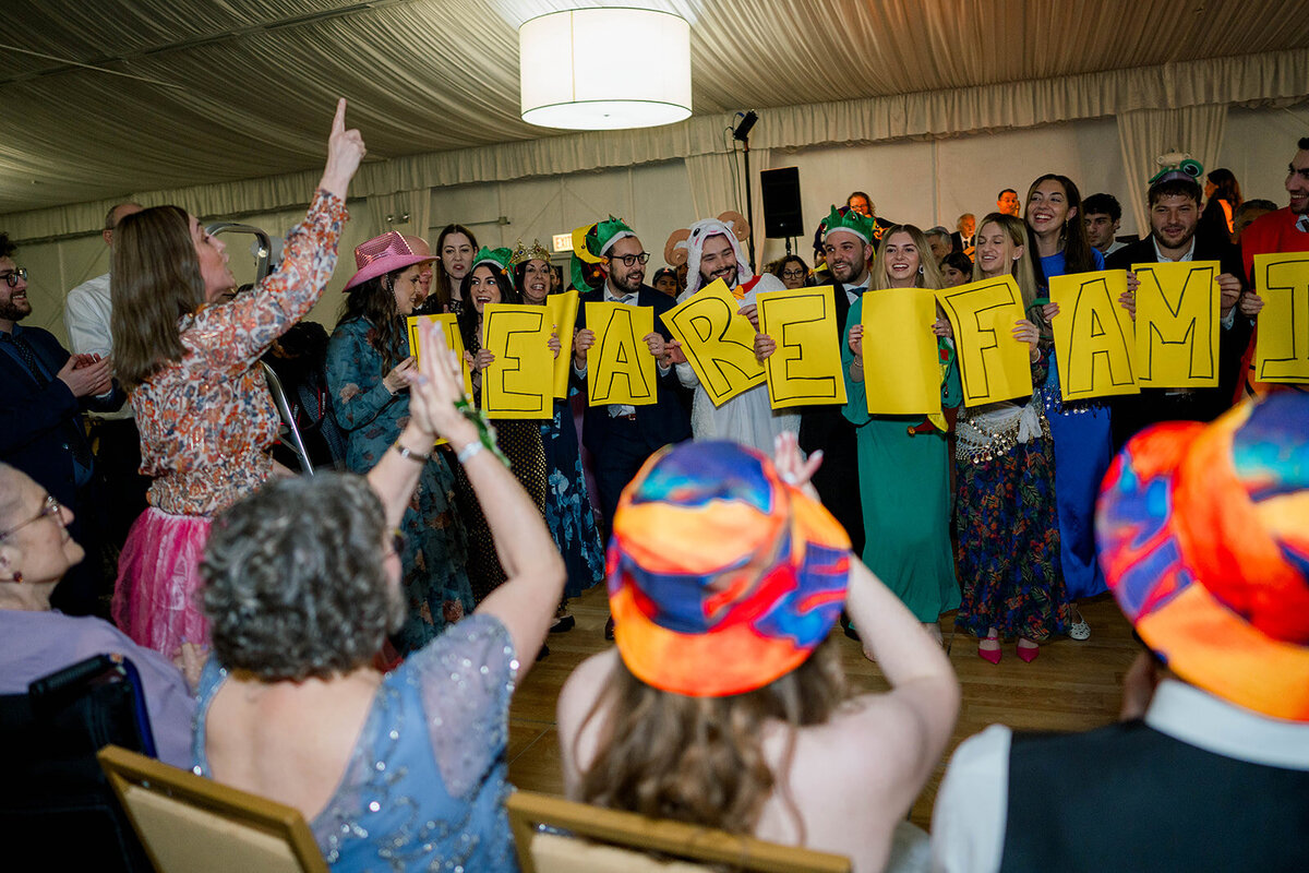 Eliana-Melmed-Photography-Chicago-LosAngeles-Jewish-WeddingPhotography-SimchaDancing-00105