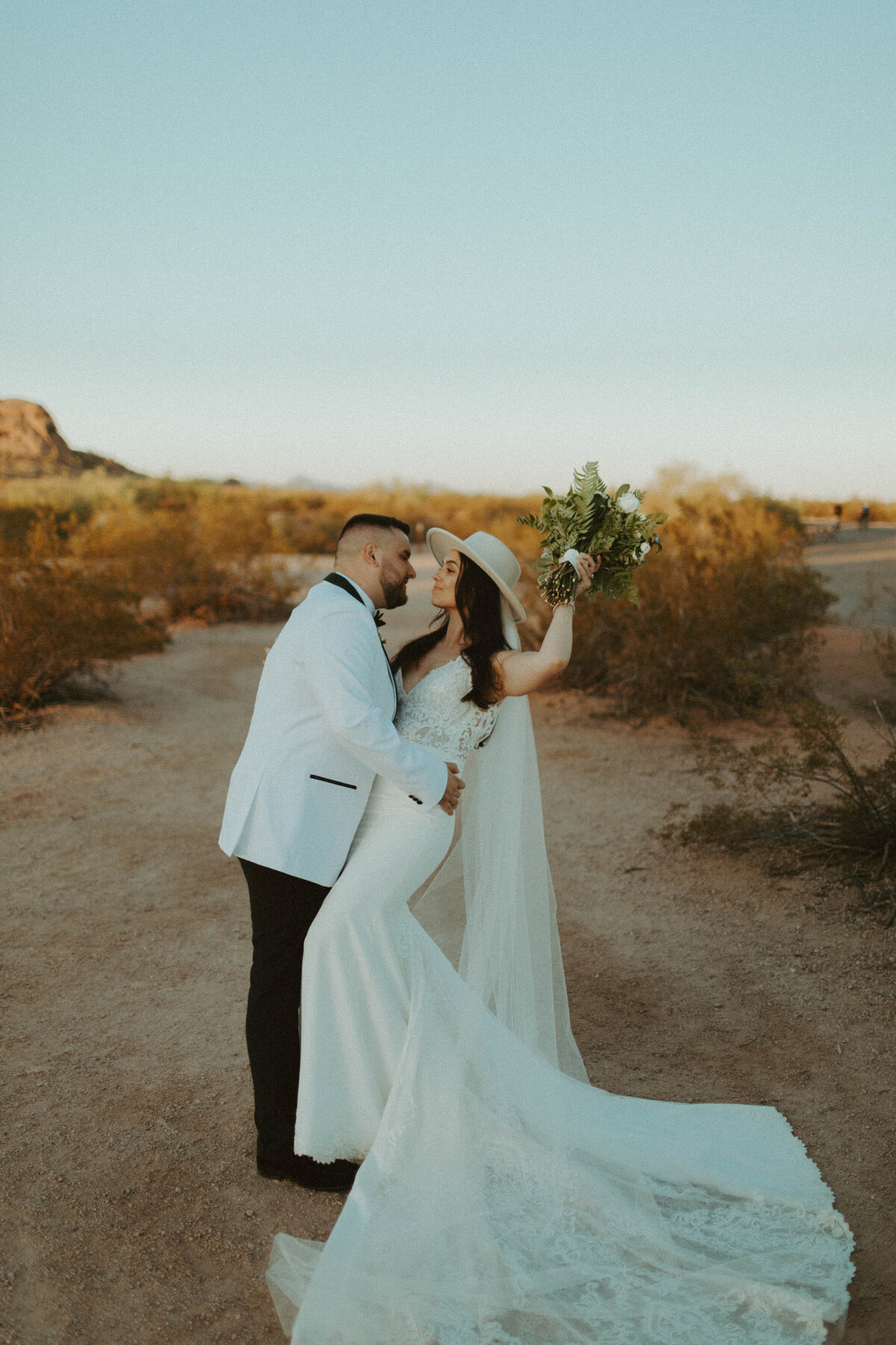 Desert-Botanical-Gardens-Wedding-OliviaHopePhotography--13