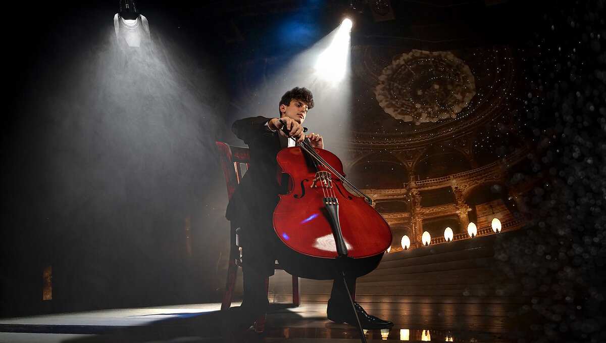 Elia Stage Cello