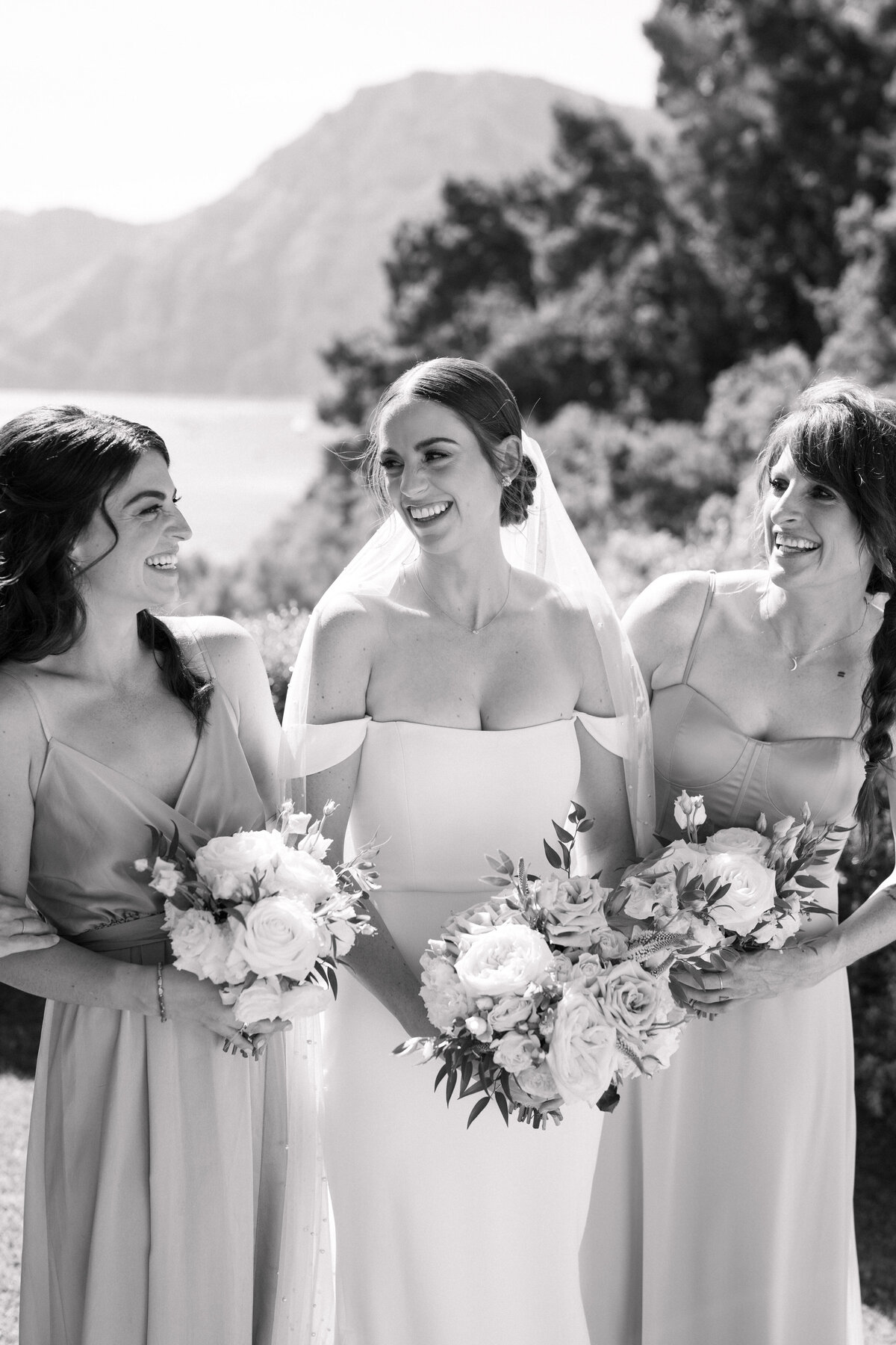 Bride and bridesmaids at Positano wedding