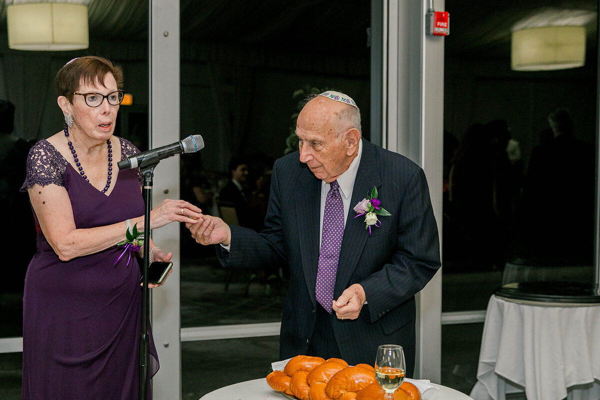 Eliana-Melmed-Photography-Chicago-LosAngeles-Jewish-WeddingPhotography-DInnerSpeeches-00007