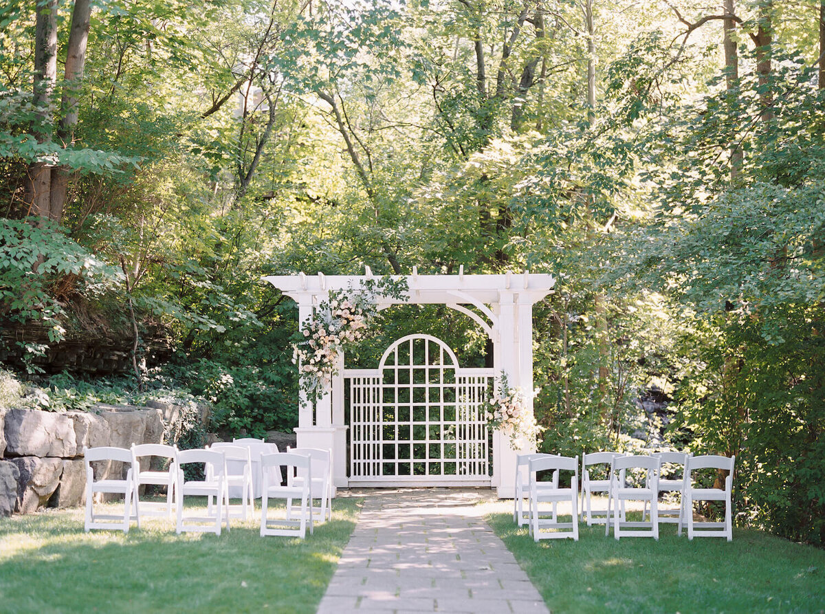 Intimate garden wedding(19)