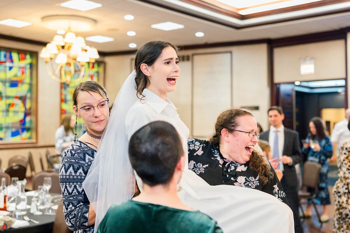 Eliana-Melmed-Photography-Chicago-LosAngeles-Jewish-WeddingPhotographer-CarmiKalman-WomensDancing-00129