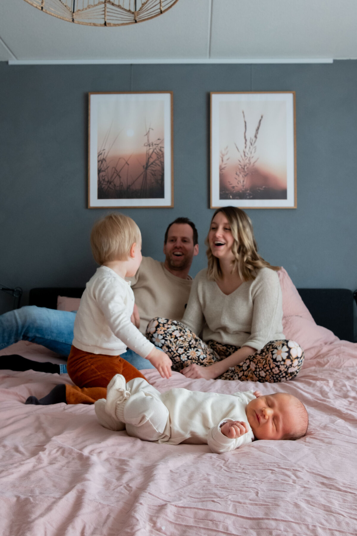 Newborn fotograaf Groningen | What a Glorious Feeling -| reportage-17