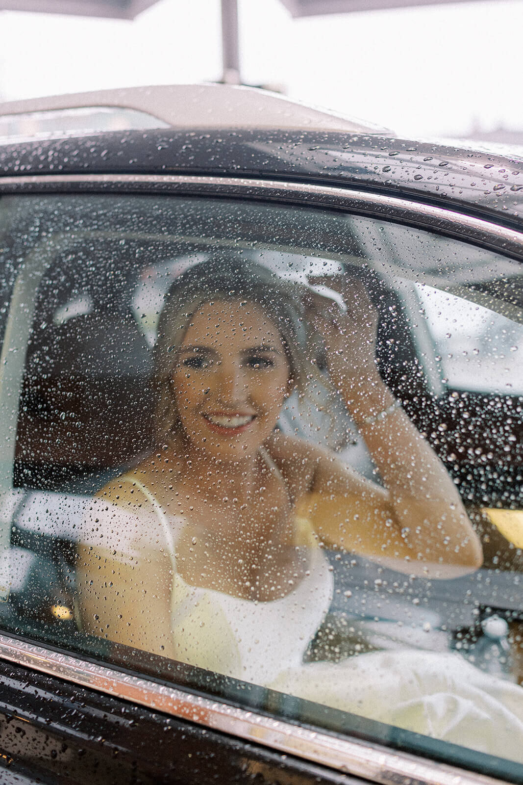 bride-in-car