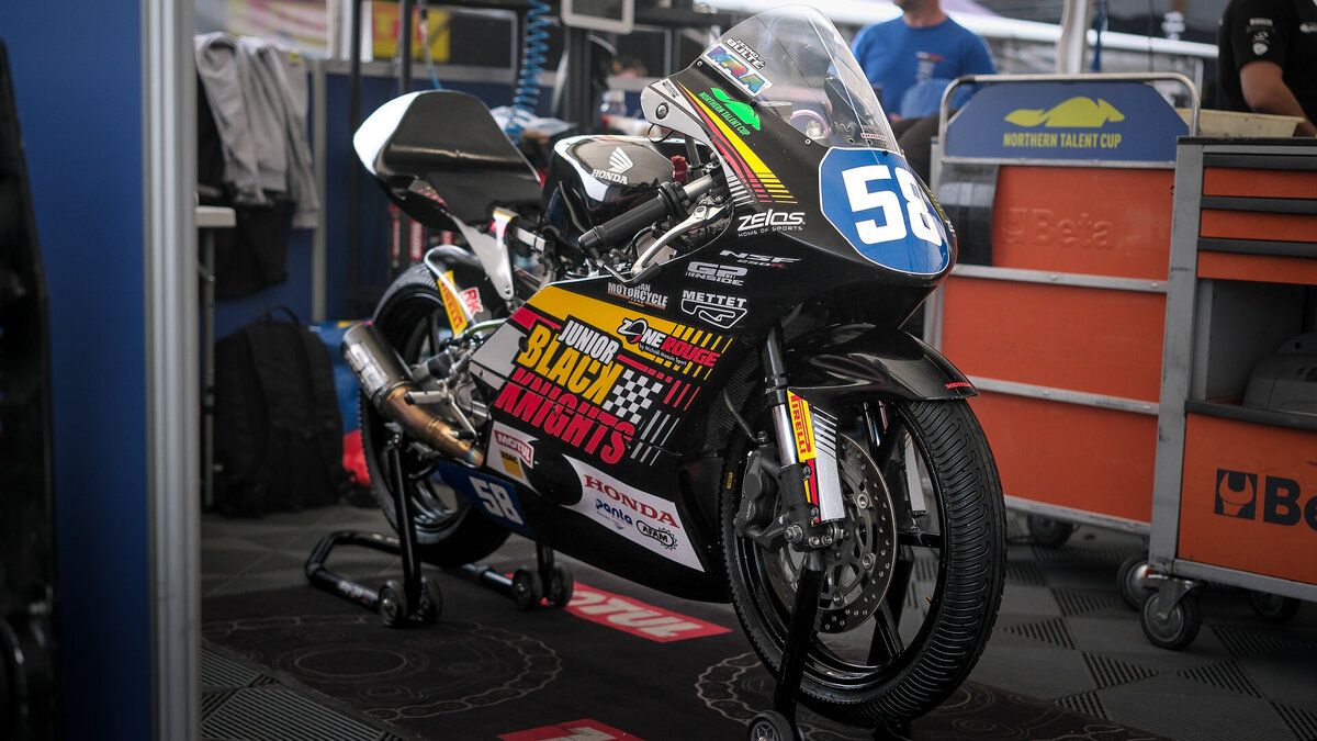 Boombox Assen TT-08