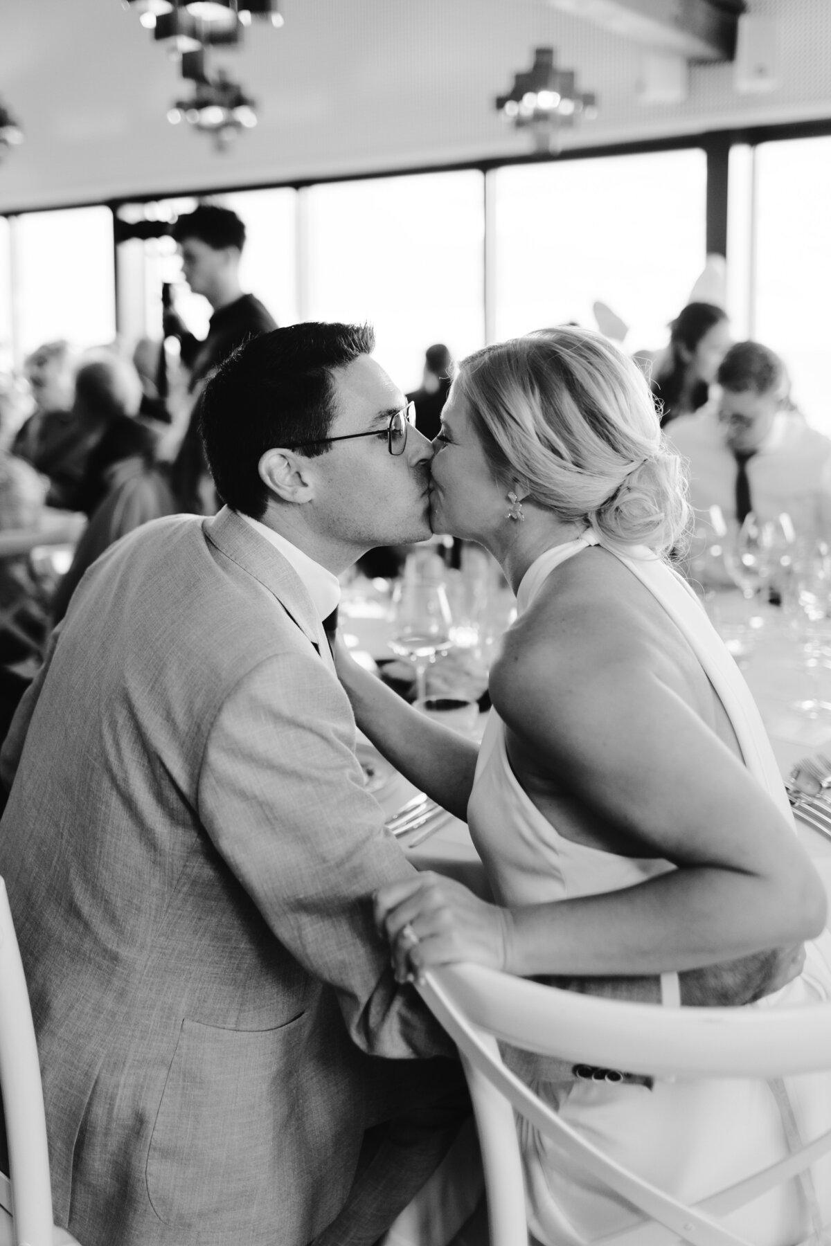 Katherine & Jean-Louis wedding - LDR Ph-805-zw Hotel de Blanke Top Beachclub Moio Strand Beach Wedding