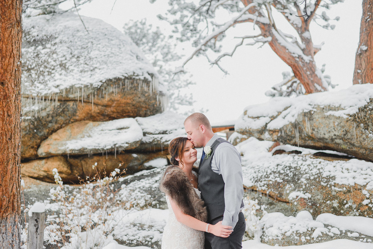 winter wedding by colorado photographer