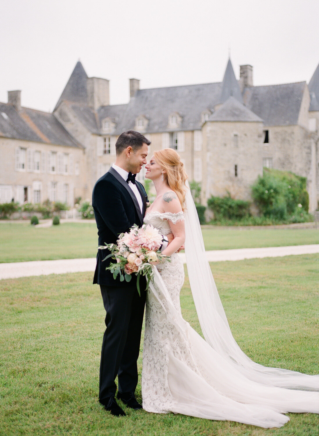 Normandy chateau destination wedding - Harriette Earnshaw Photography-071