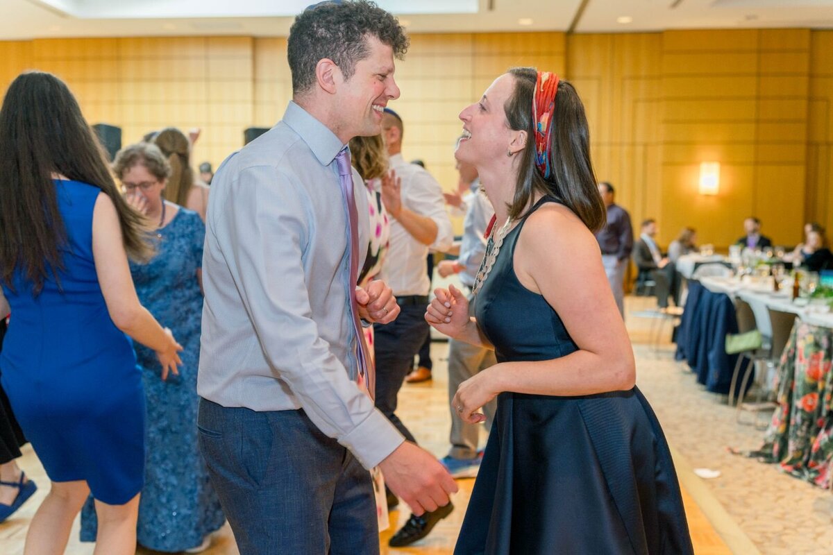 processed_ElianaMelmedPhotography_JewishWeddingPhotographer_ShulaNoah_Dancing-162