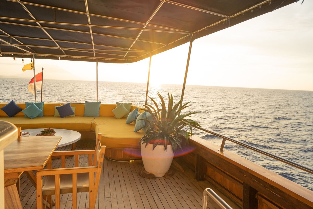 Magia II Luxury Yacht Charter Komodo Living Area Outdoor 0008
