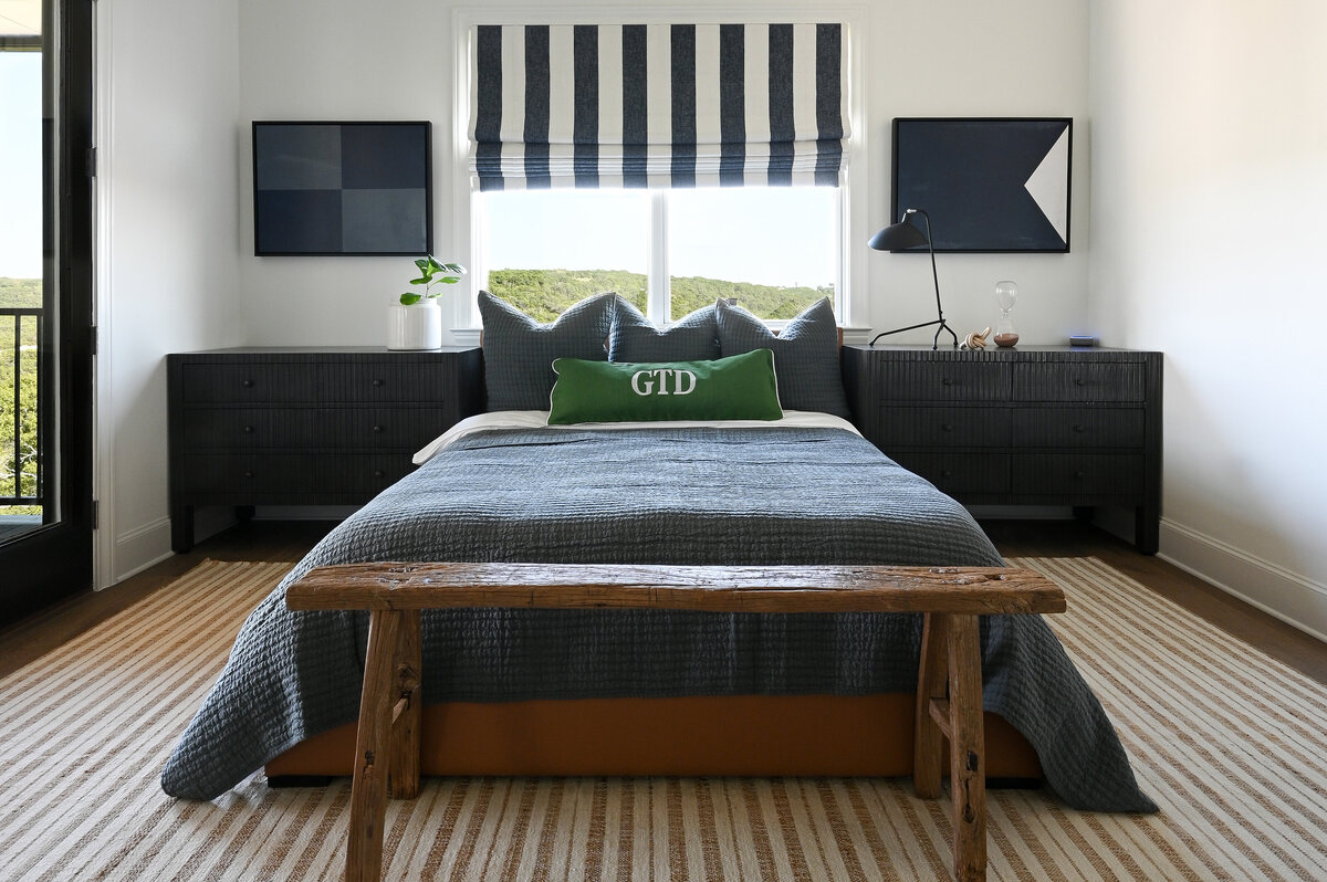 simple neutral bedroom design