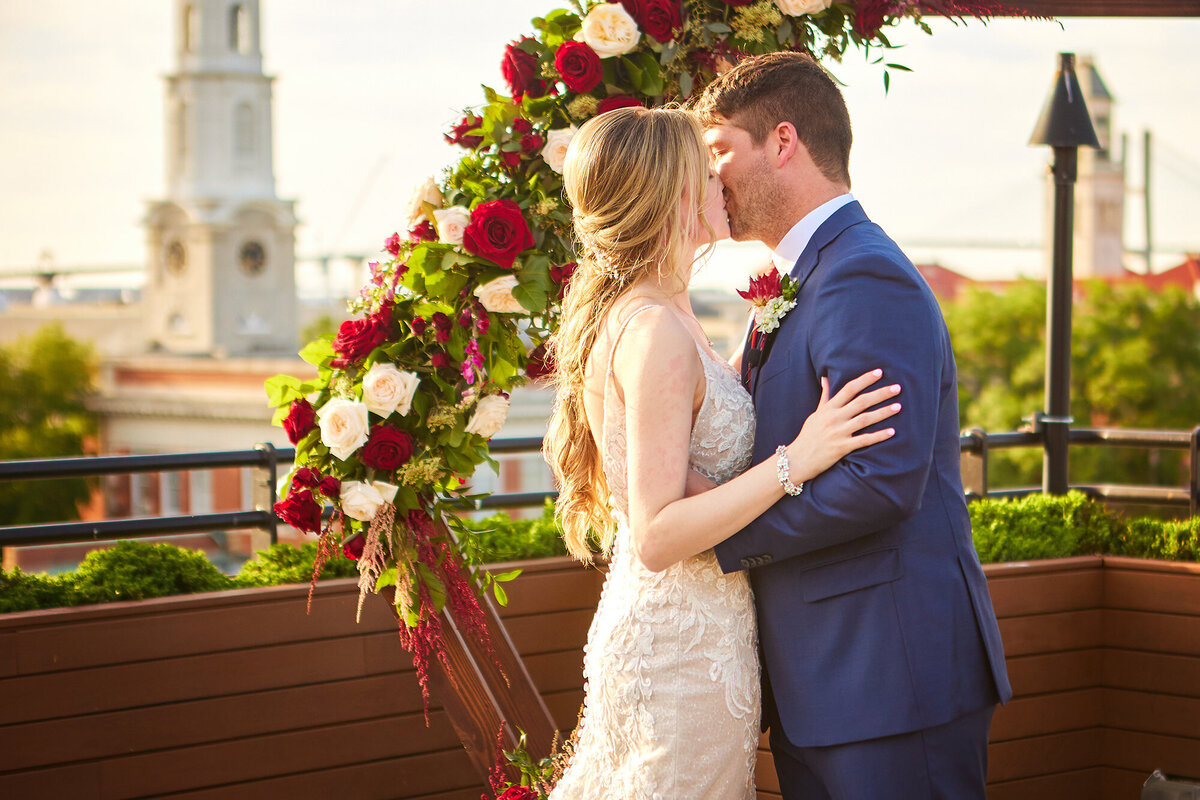 Downtown Savannah Wedding Ceremony kiss at the Perry Lane Hotel