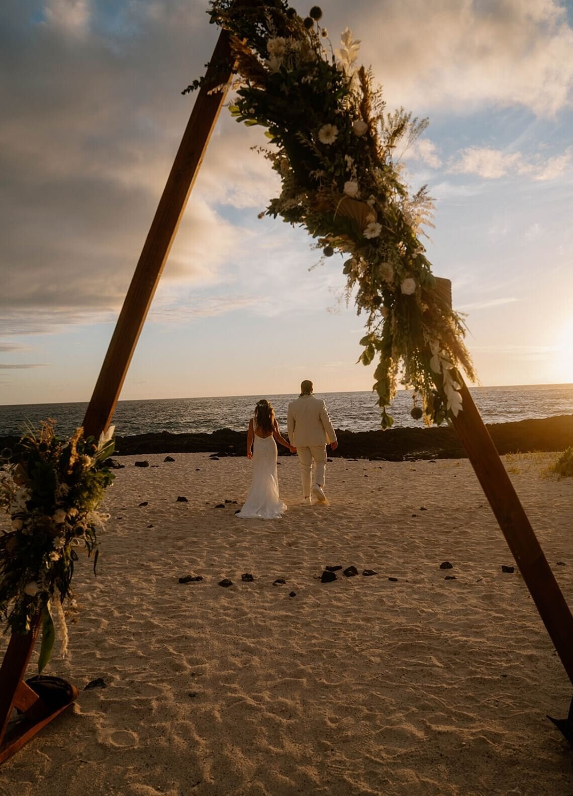 honey-and-the-moon-florals (13)