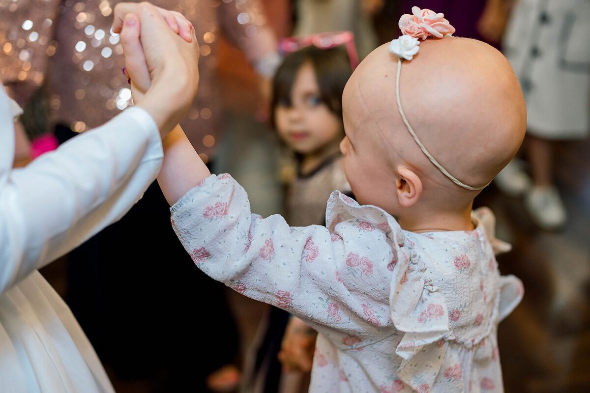 Eliana-Melmed-Photography-Chicago-LosAngeles-Jewish-WeddingPhotographer-CarmiKalman-WomensDancing-00103