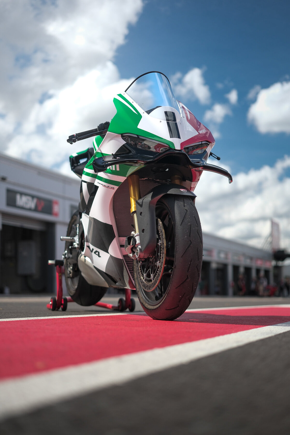 Boombox Ducati UK-06