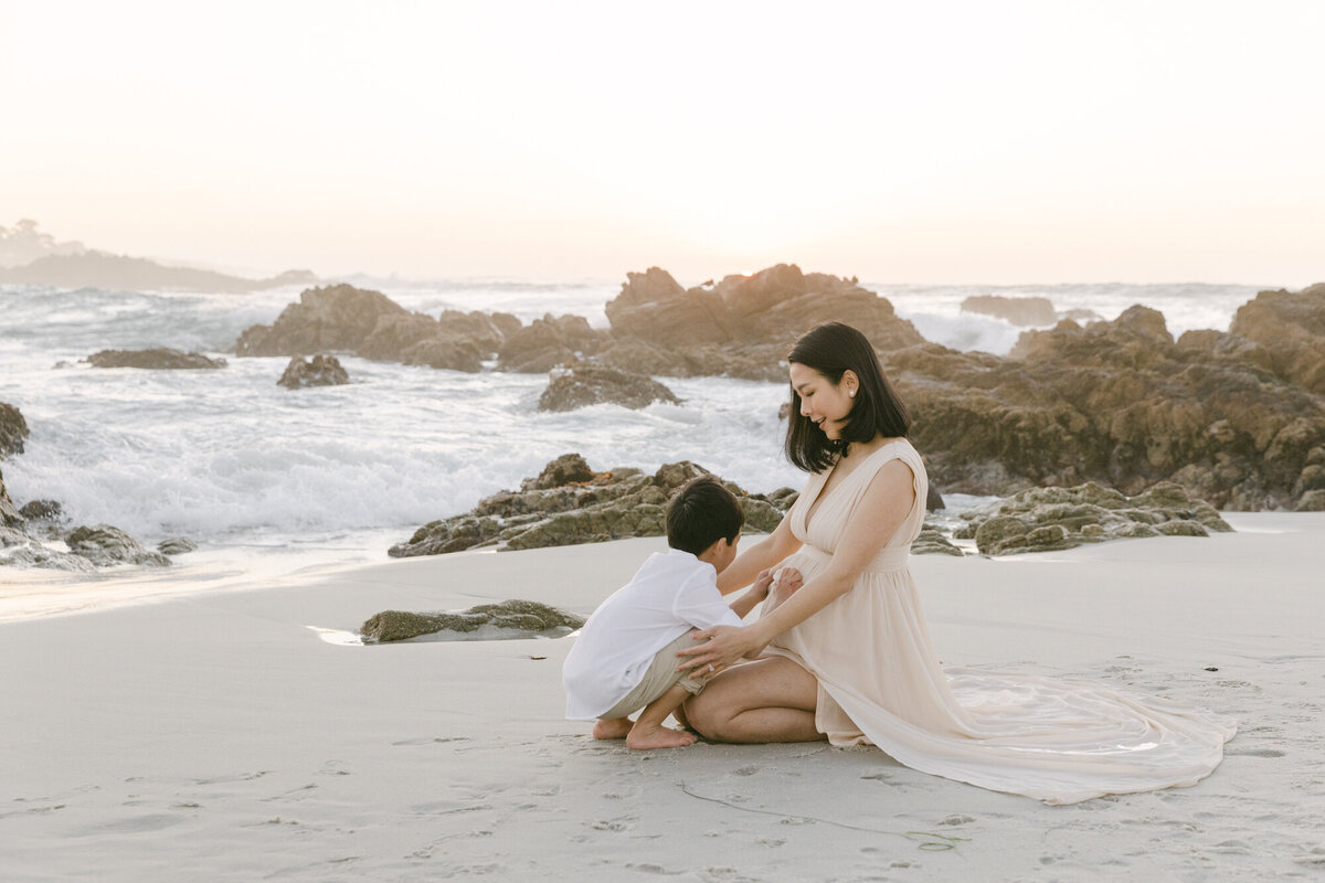 PERRUCCIPHOTO_PEBBLE_BEACH_FAMILY_MATERNITY_SESSION_112