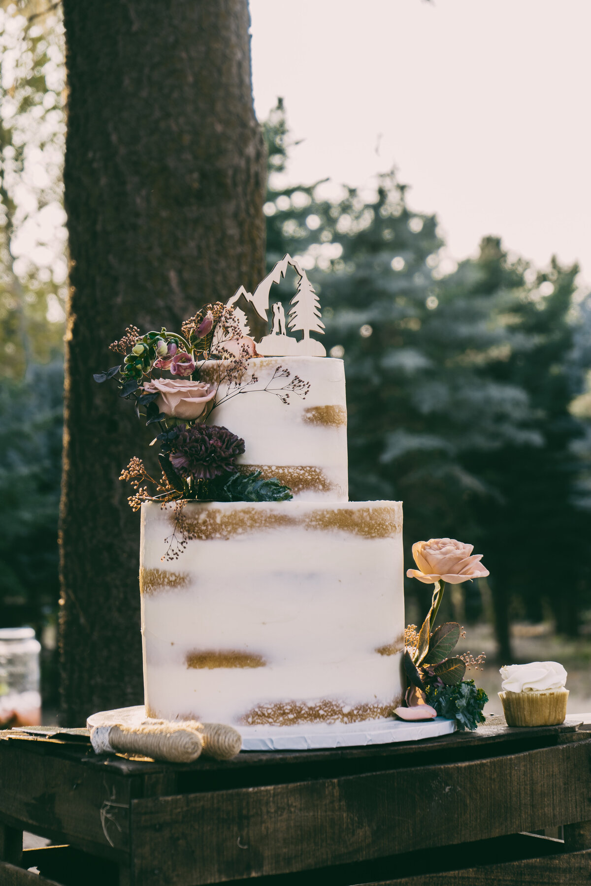 Bohemian wedding cake. San Francisco wedding photographer