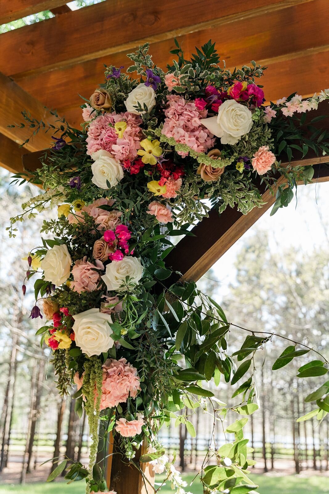 Florals at Wedding Ceremony Club Lake Plantation, Apopka Florida