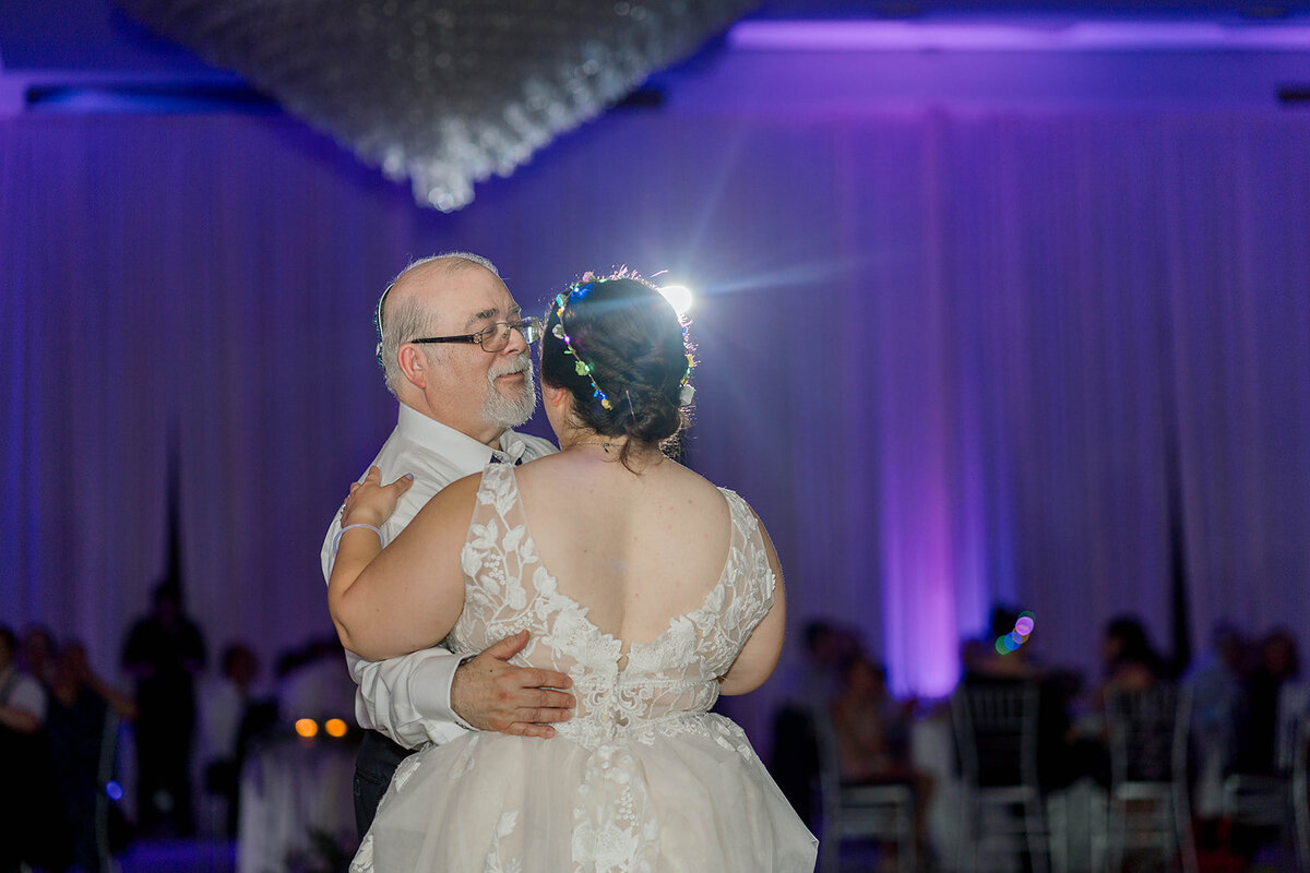 Eliana-Melmed-Photography-Chicago-LosAngeles-Jewish-WeddingPhotography-ElianaSklar-DanceFloor-00256