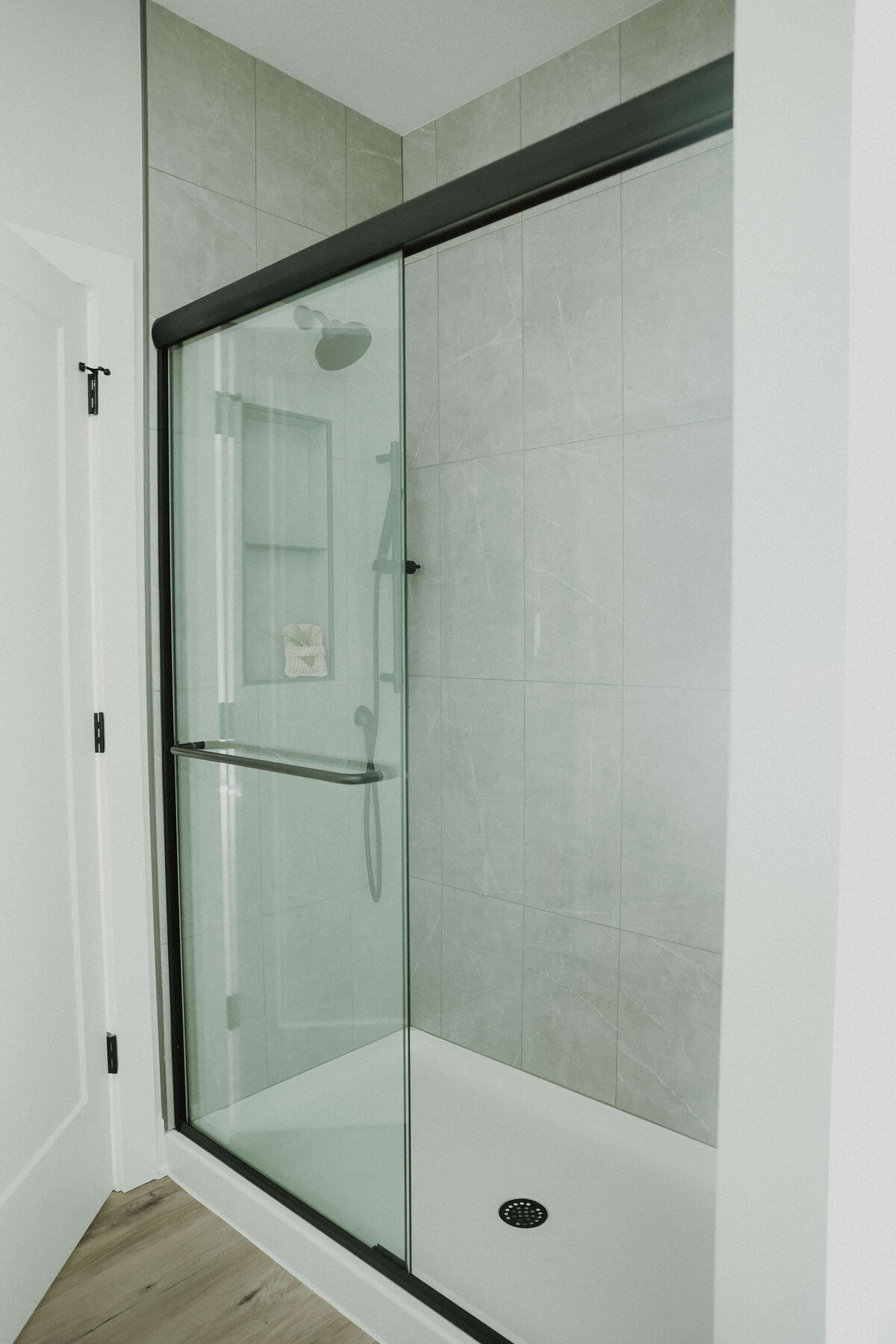 6907-Bathroom-Panora-Central-Iowa-Custom-Home-JRL-Builders-E23A9313