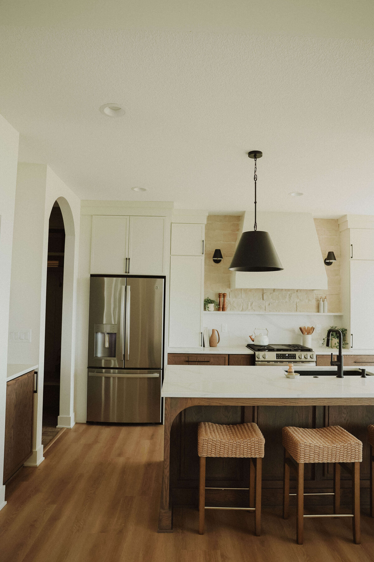 3034-Kitchen-Grimes-Central-Iowa-Custom-Home-JRL-Builders-3F1A2023